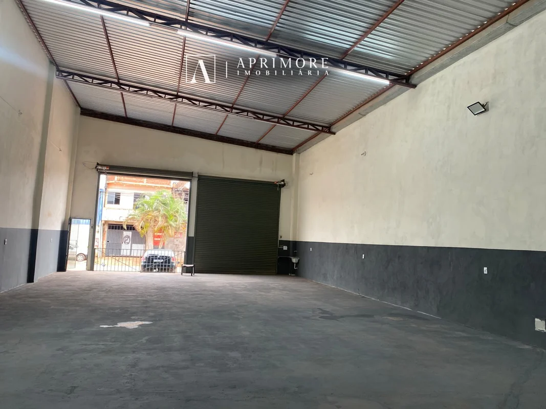 APRIMORE IMOBILIÁRIA ALUGA:Galpão novo, nunca usado no Setor de Oficinas da Estr...