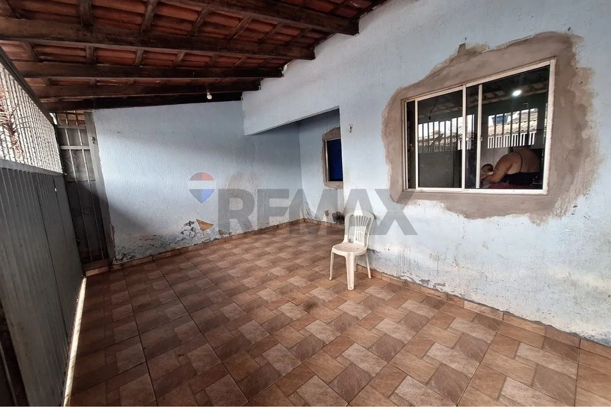 CASA À VENDA - 2 QUARTOS + QUINTAL AMPLO + 2 VAGAS | ESCRITURADA E REGISTRADACas...