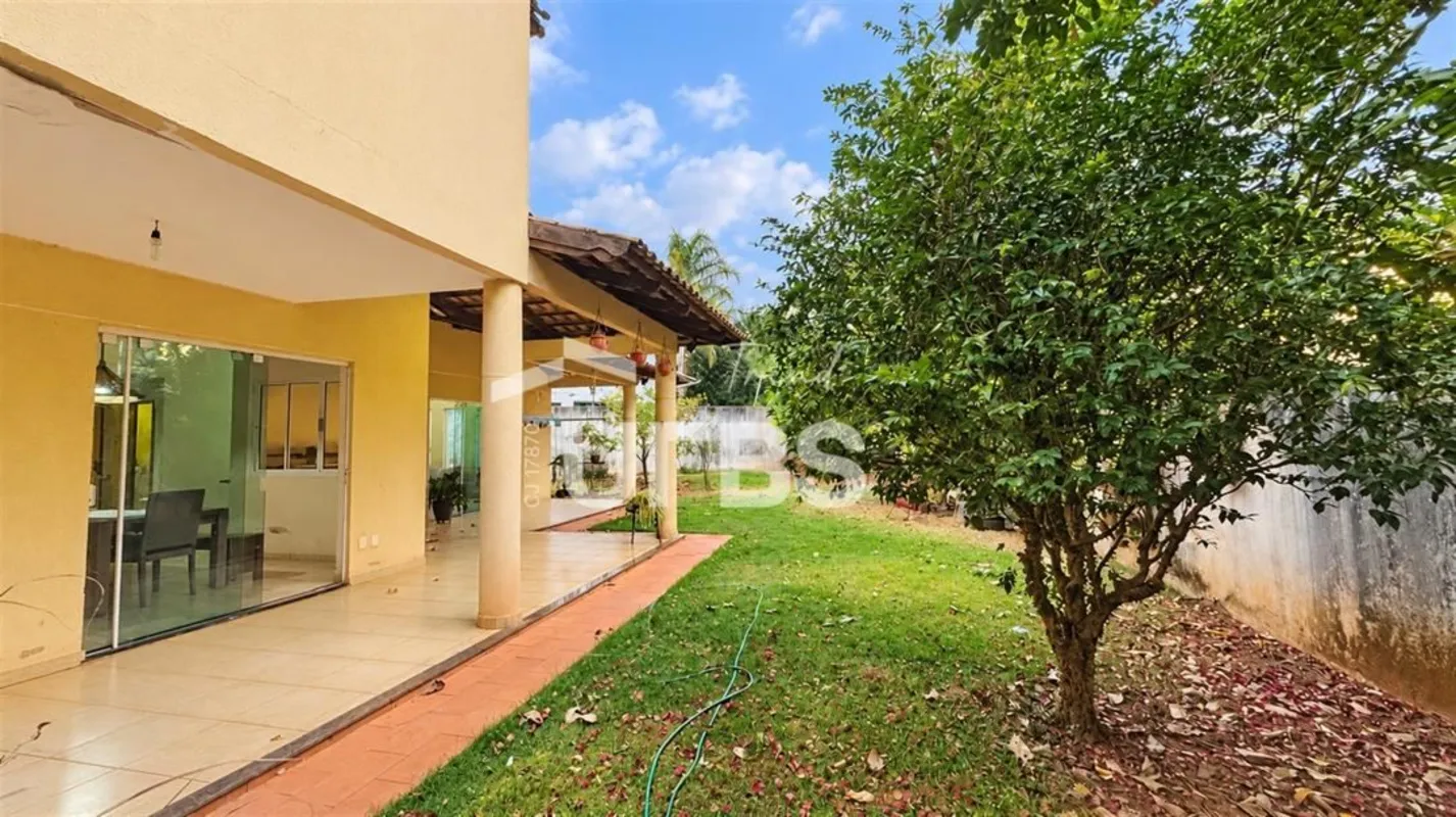 COD U-0036351 - Sobrado no Portal do Sol 1 com lote diferenciado!Com 312 m² de á...