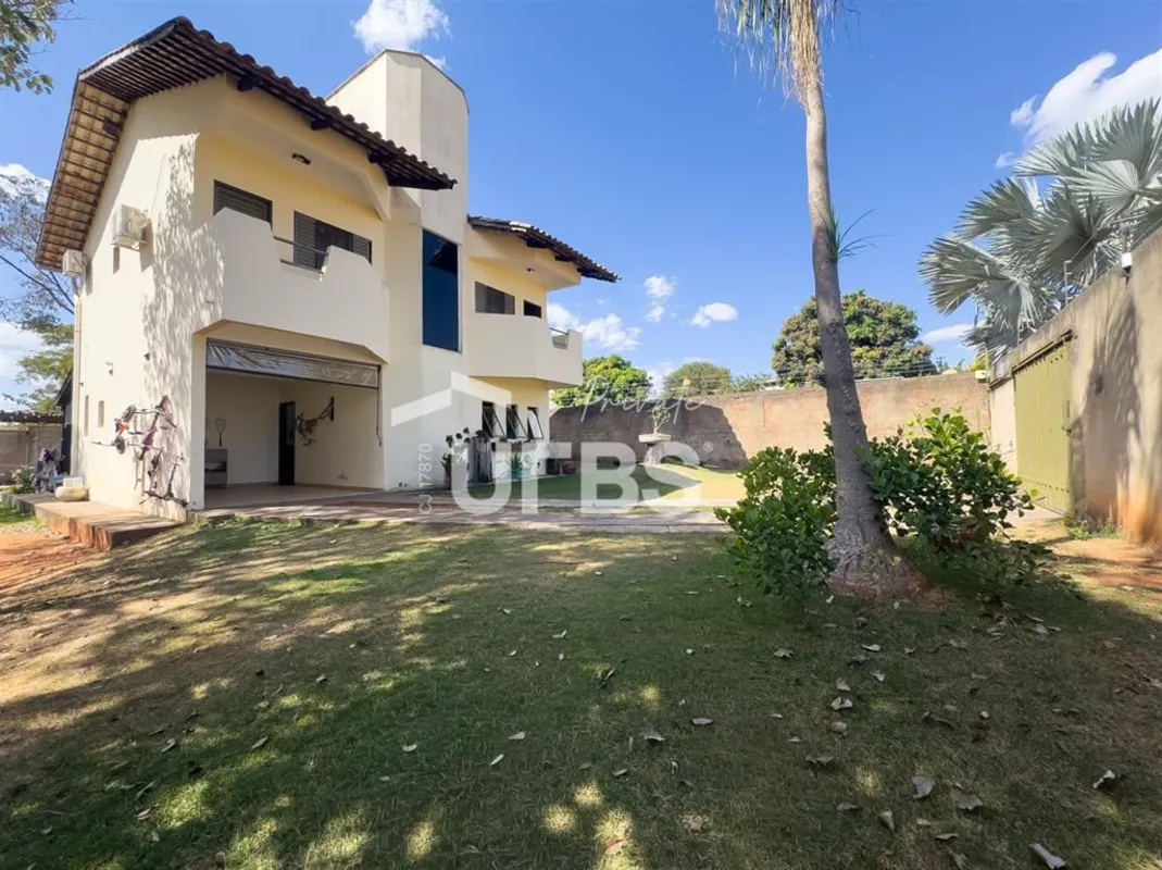 COD U-0033078 - Sobrado à venda no Setor Jardim Vitória II, em uma localização p...