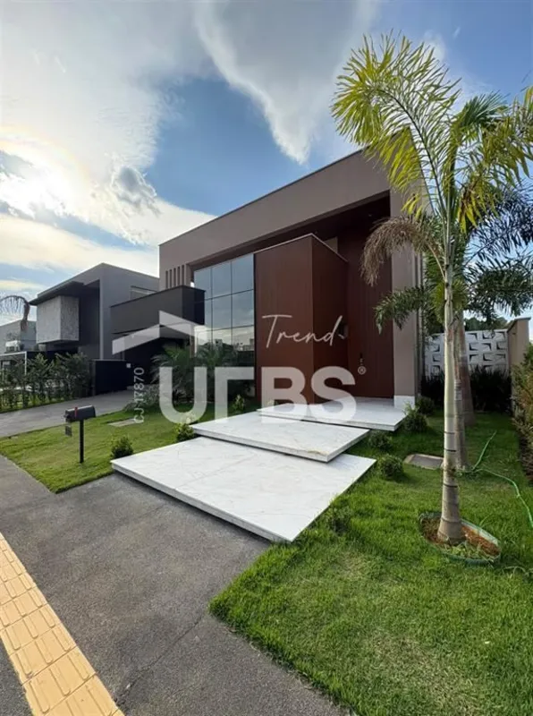 COD U-0036044 - Casa térrea no Jardins França, com 414,32 m² de terreno e 213,53...
