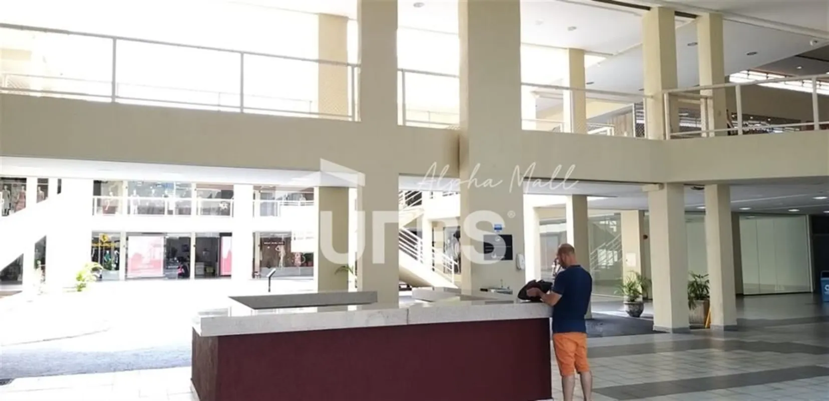 COD U-0036106 - Características:54 m² de área privativa;1 banheiro;Piso em porce...