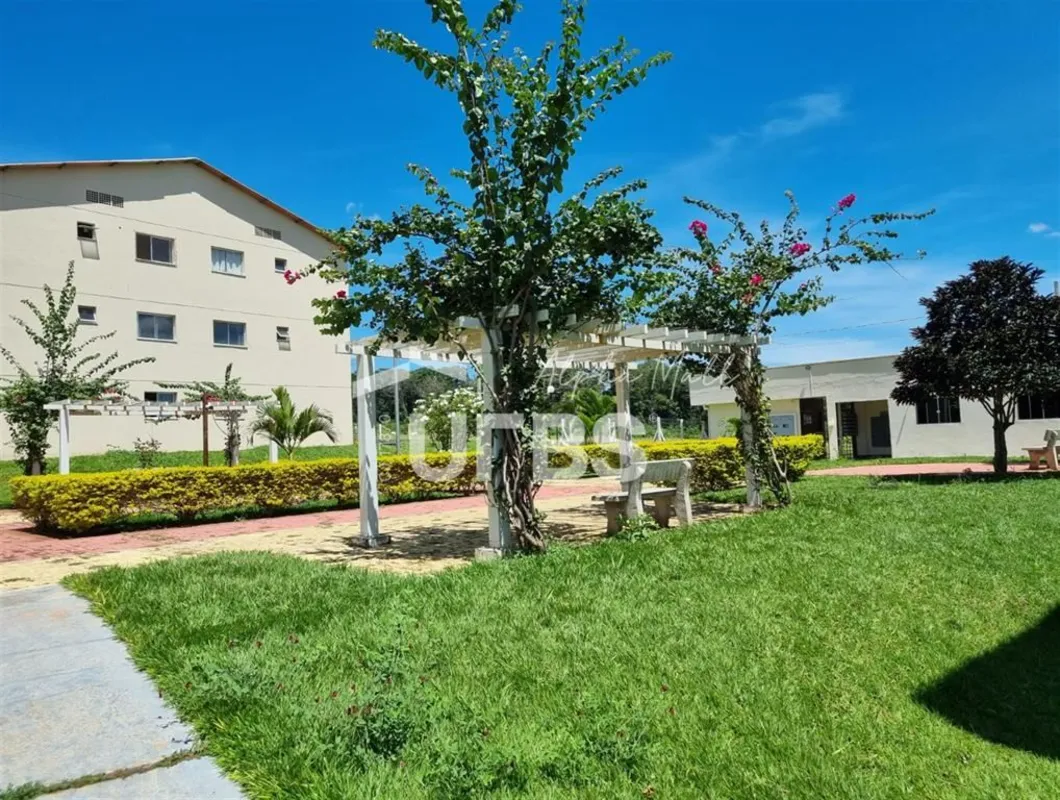 COD U-0035579 - Apartamento Pronto com 2 Quartos no Residencial Jardins do Cerra...