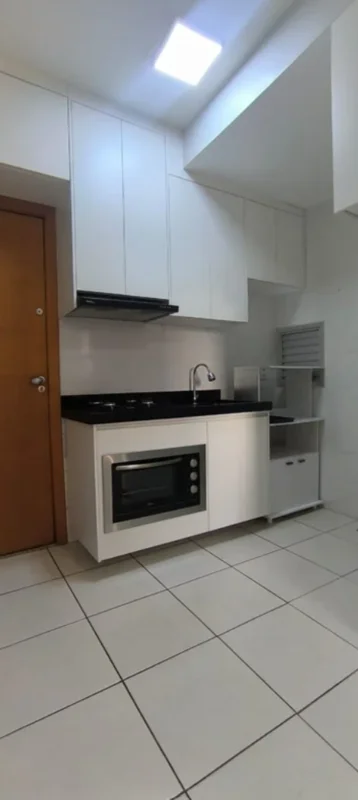 Apartamento no 5°andar, 02 quartos sendo um com armário, semi suíte, sala, cozin...