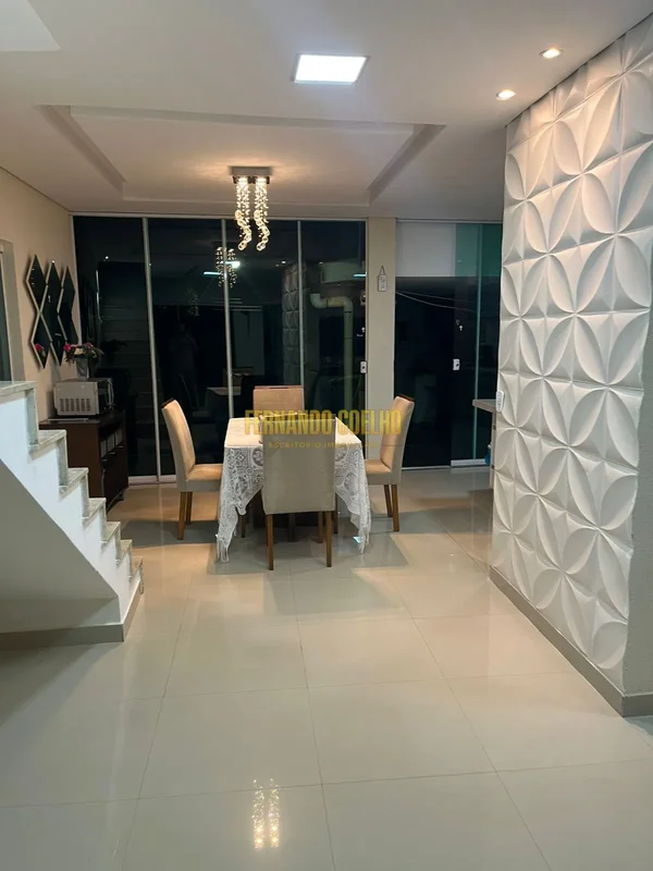 Fino acabamento, espaços amplos e uma excelente área de lazer!Localização: Quadr...