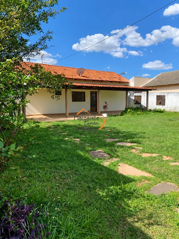 Imobiliária Margarete Corrêa aluga casa do Condomínio Vivendas FriburgoCasa comp...