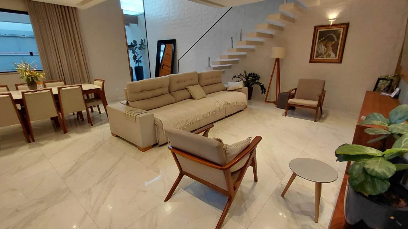 SOBRADO MODERNO À VENDA – QE 52, GUARÁ IIExcelente sobrado moderno, com 282 m² d...