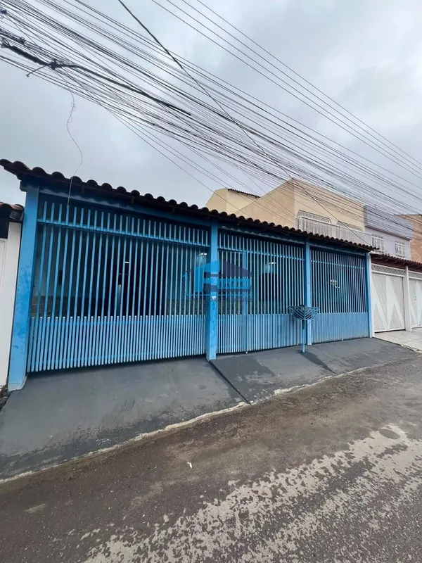 CASA SOZINHA NO LOTE - QNL 14, CONJUNTO A - TAGUATINGA NORTECasa com boa distrib...