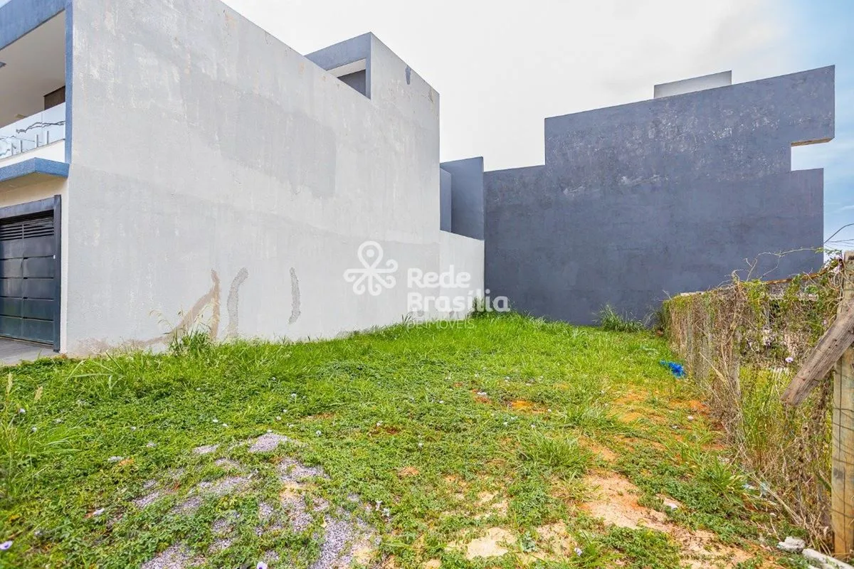 Apresentamos um lote residencial com posição voltada para o nascente, proporcion...