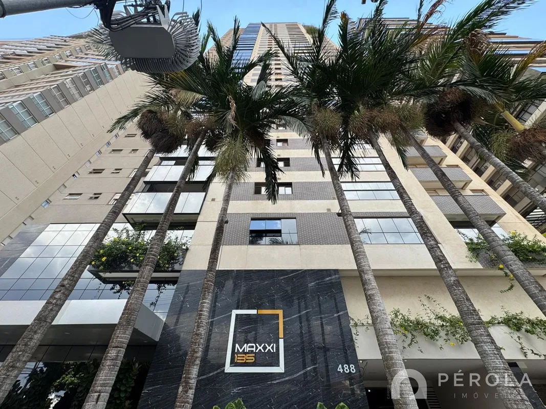 Apartamento mobiliado com três suítes, sala para três ambientes integrada à vara...