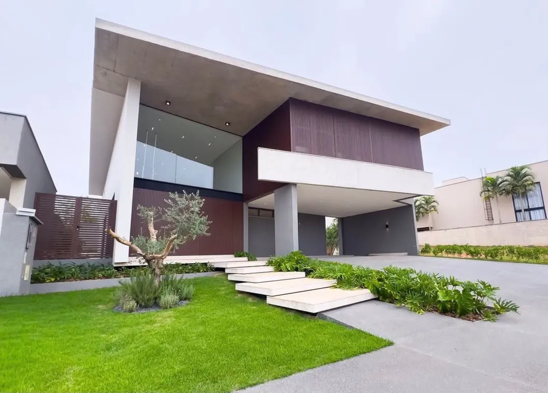 589 m² de terreno, 449 m² de construção, 5 suítes, piscina aquecida, SPA, home c...