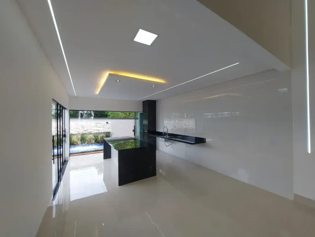 Casa térrea no Condomínio horizontal Rosa de Leiria Área total: 268,10m2 Área co...
