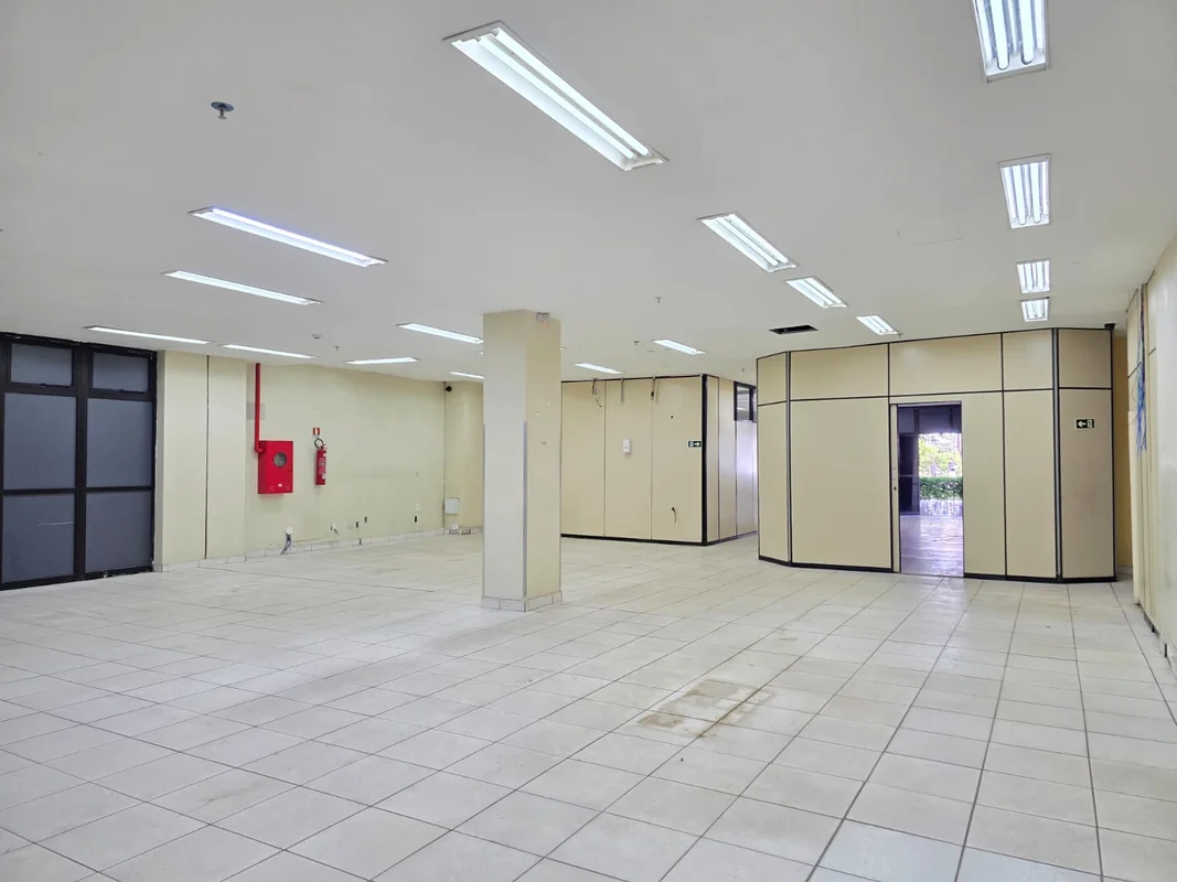 Oportunidade Comercial Exclusiva no Centro de Brasília.Loja térrea !!!! Apresent...