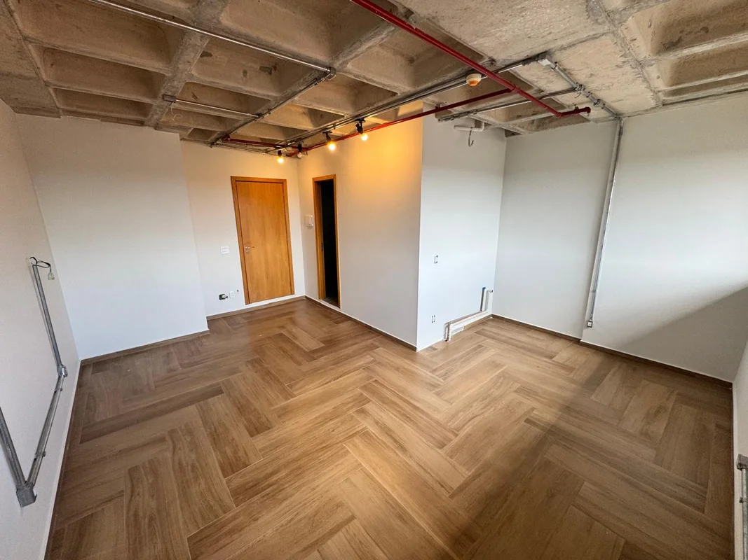 Sala para aluguel na Rua Copaiba, no DF Plaza, Torre B, em Águas Claras, DF. Ide...