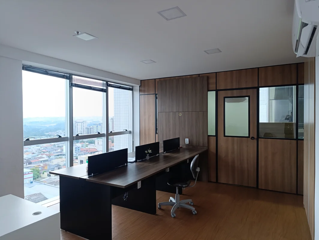 SALA COMERCIAL À VENDA – TAGUATINGA/DF Excelente oportunidade para quem busca um...