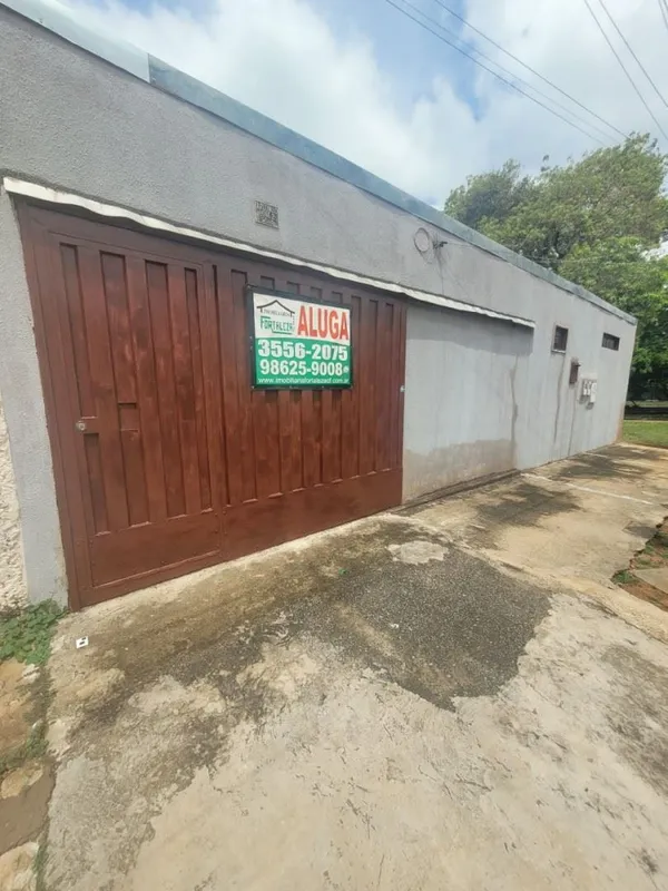 CASA DE 01 QUARTO, SALA, COZINHA, 01 BANHEIRO SOCIAL, AREA DE SERVIÇO E 01 GARAG...