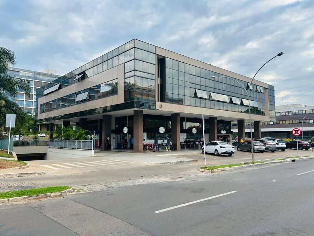 - Armários geral todo MDF no estilo americano; - Projeto de iluminação para cada...