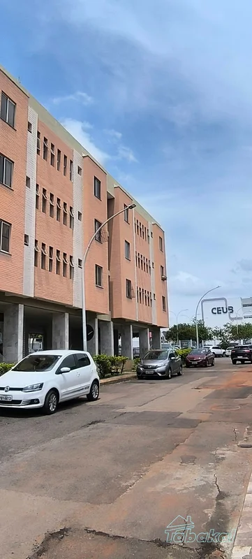 Apartamento semi mobiliado - 01 quarto com armário e cama. Sala com varanda, sof...