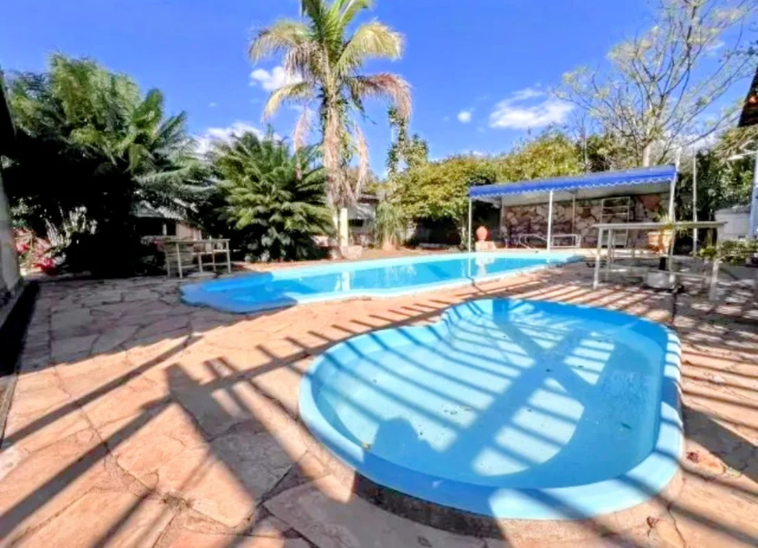 Já pensou em morar em uma casa confortável, moderna e com uma vista privilegiada...
