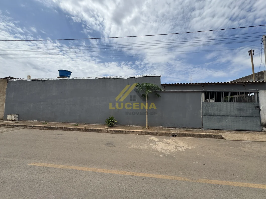 Duas Casas à Venda em Lote de Esquina – Trecho 2 | Sol Nascente – Ceilândia/DFEx...