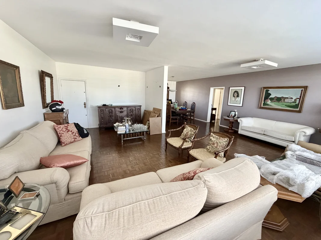 OPORTUNIDADE ÚNICA NA ASA SUL, QUADRA MODELO !!!!!!!!Descubra o conforto de um a...