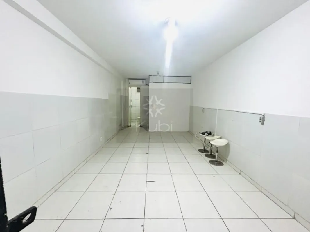 Oportunidade na Asa Norte ? Sala/Subsolo Versátil!Excelente imóvel localizado na...