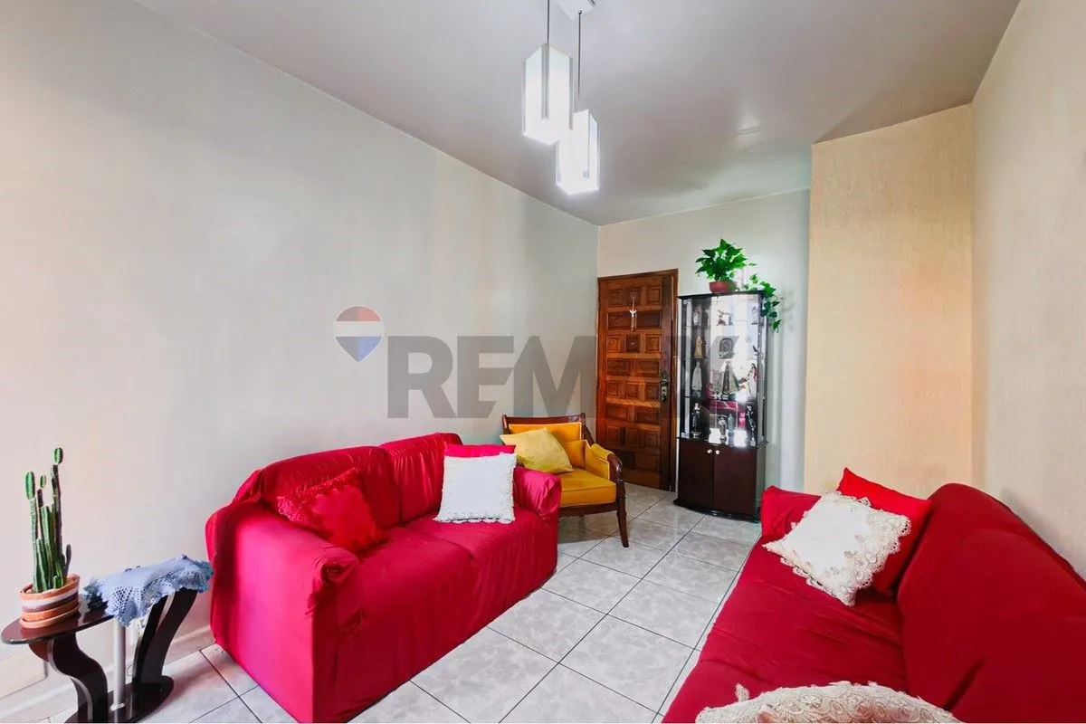 Um apartamento com boa metragem, localização estratégica e uma planta que oferec...