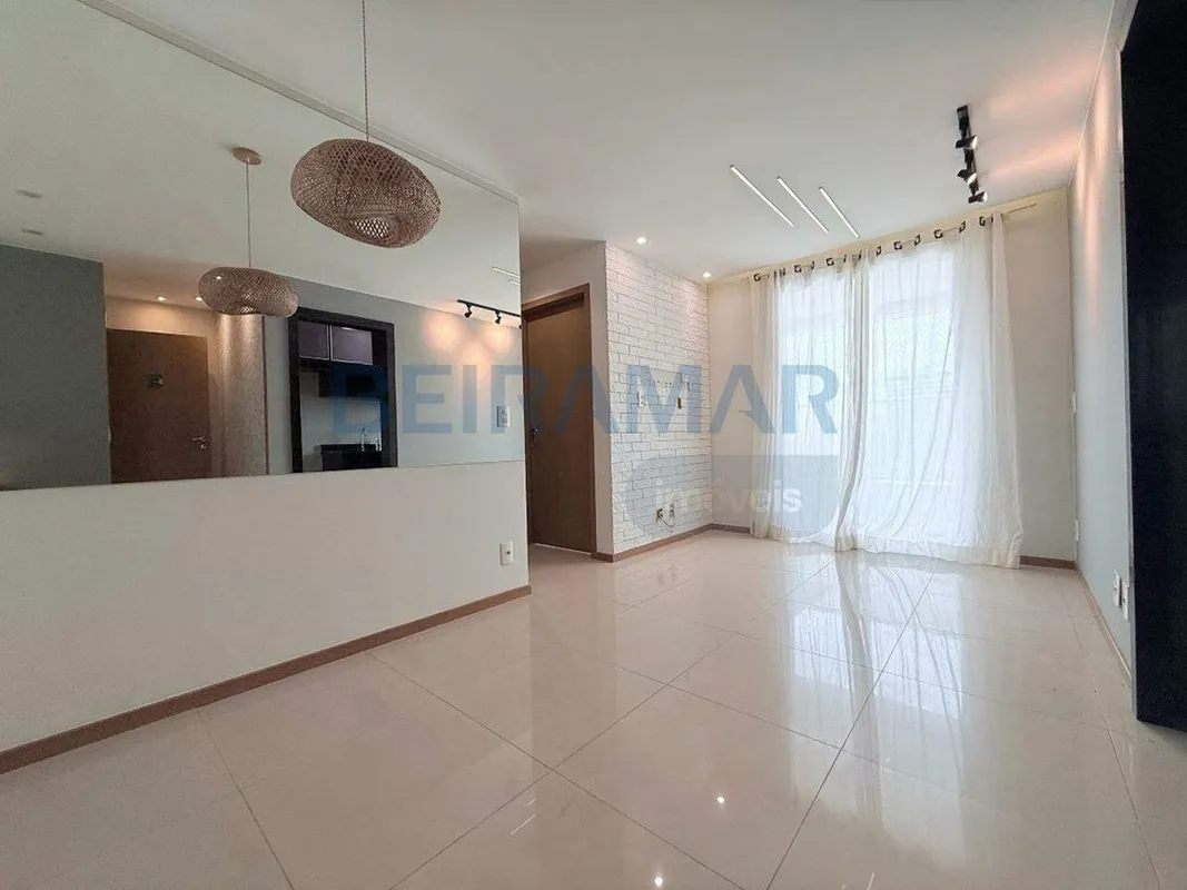 O imóvel dispõe de:- 2 quartos, sendo 1 suíte com armário, box e blindex- Sala c...