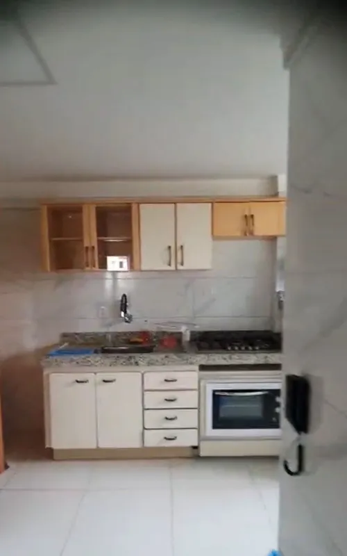 Apartamento com 78m2, sala ampla, cozinha separada e bem espaçosa, 2 quartos, se...