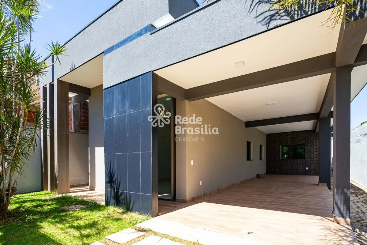 SHA 5 | Casa de Alto padrão em condomínio fechado com Piscina e Área Gourmet | R...