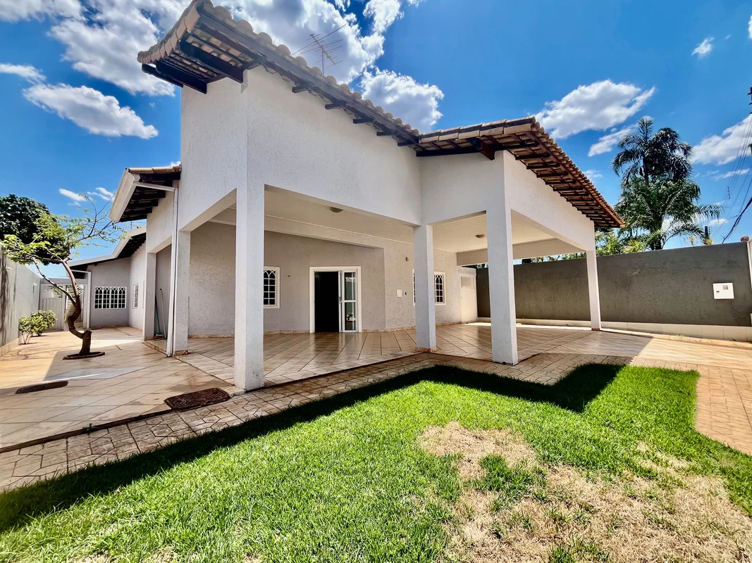 Casa à venda no Jockey – Condomínio Fechado – 800m² – R$ 1.400.000Excelente casa...