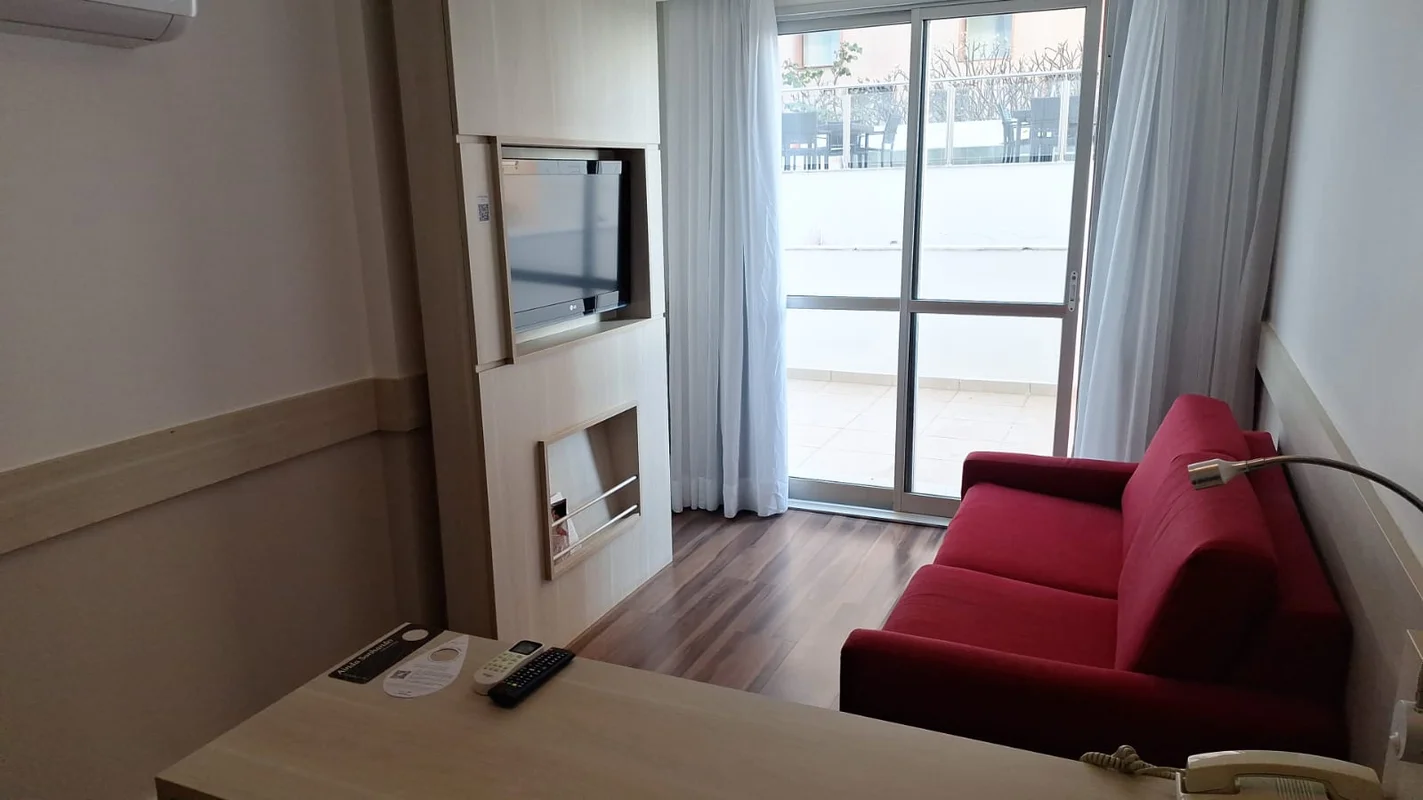 FLAT NO MERCURE | 78 m² | VARANDA EXCLUSIVA | RENDA MENSALUM IMÓVEL ÚNICO NO EMP...