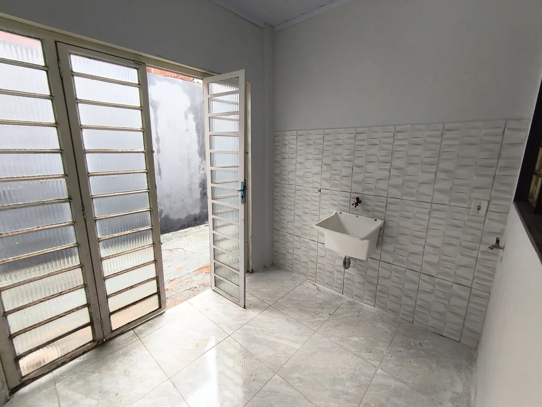 Vendo casa na QR 3 do buritizinho, Sobradinho ll, com 3 quartos,sala, cozinha e ...