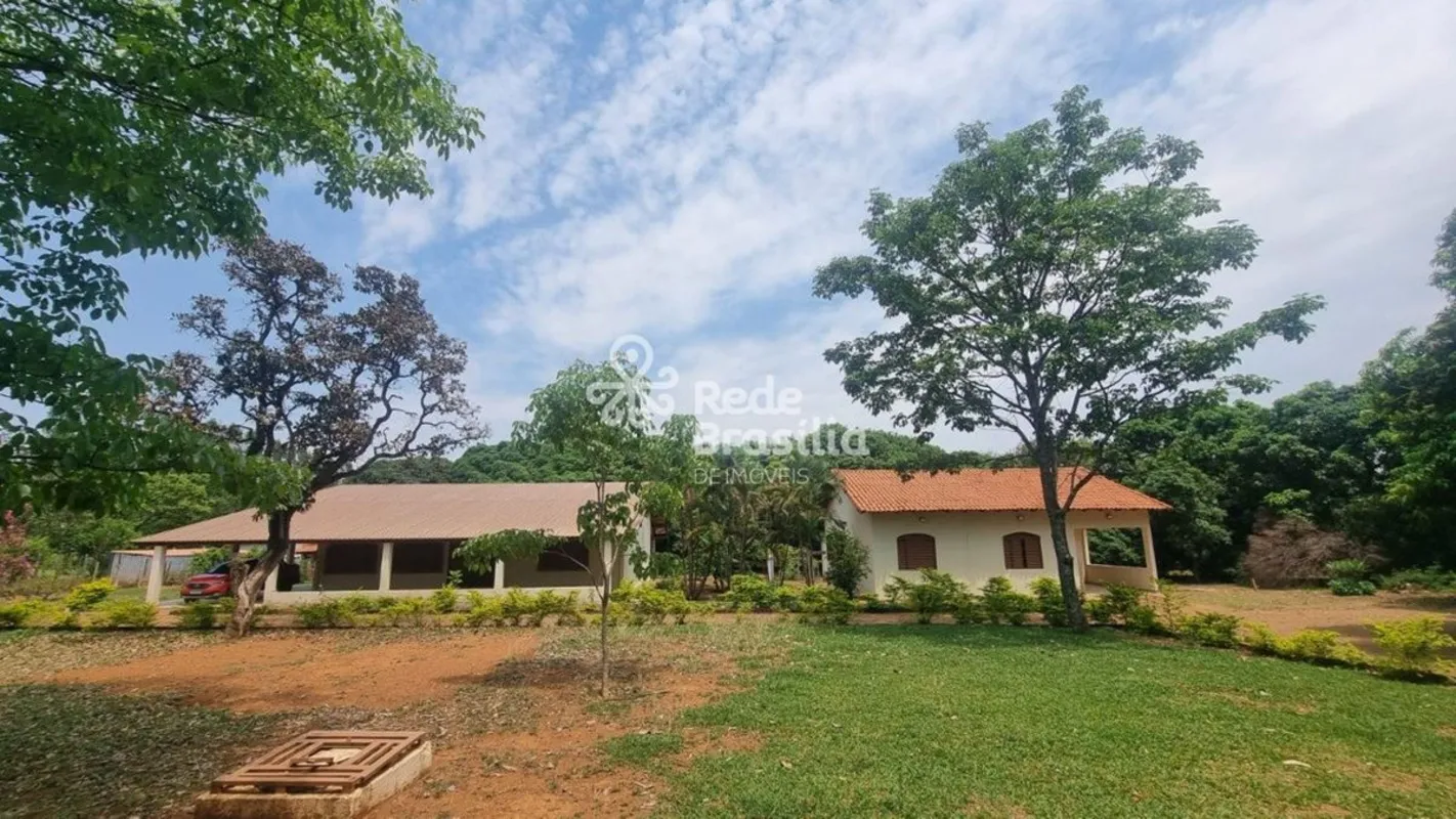LINDA CHÁCARA COM 20.000 m² - NATUREZA, CONFORTO E QUALIDADE DE VIDA! NÚCL... 20...