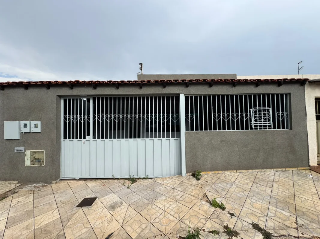 VENDO CASA REFORMADA NO SETOR LESTE DO GAMAExcelente oportunidade para quem busc...