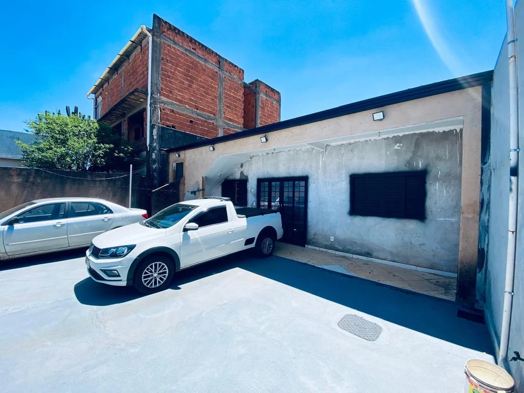 CASA À VENDA – QNM 22, CEILÂNDIA NORTECasa com 3 quartos, sendo 1 suíte, ideal p...