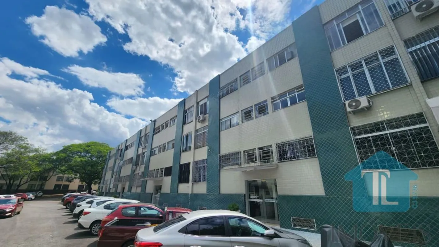 - 2 QUARTOS COM ARMÁRIOS;- COZINHA COM ARMÁRIOS;- BANHEIRO REFORMADO;- SALA;- IM...