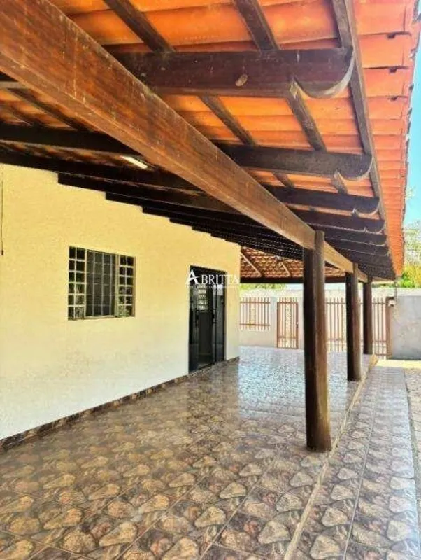 Espaço, conforto e segurança em um condomínio fechado!Se você procura uma casa c...