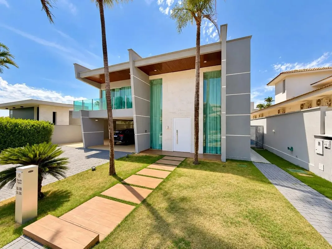 Sobrado à venda no Jardins Milão, em Goiânia, com 330 m² de área construída em t...