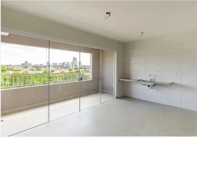 Na Avenida T-3, no Setor Bueno, em Goiânia, este apartamento de padrão premium r...