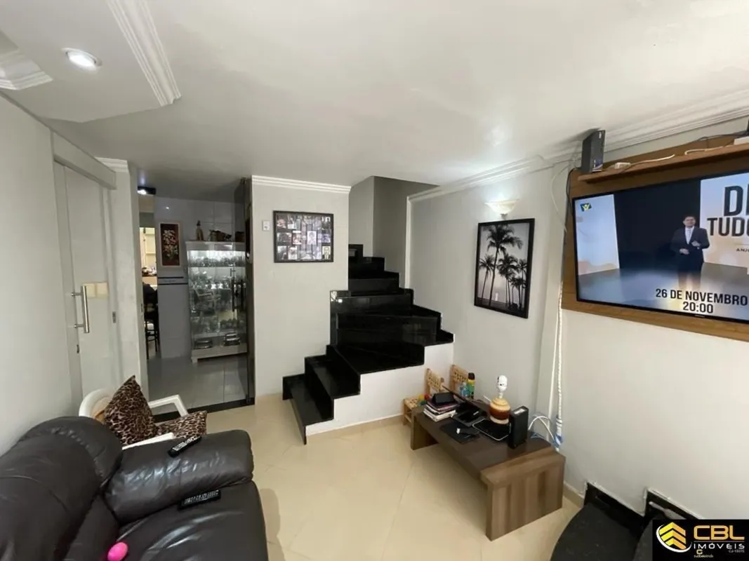 CBL IMÓVEIS VENDE EXCELENTE PREDIO/SOBRADO NA 714 NORTE. Composição: Parte front...