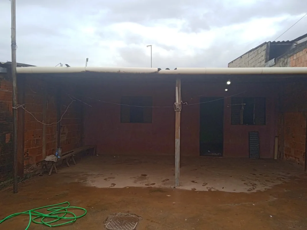 VENDE-SE UMA CASA NA QNR 03 CEILÂNDIA NORTELote medindo 18×7, com uma construção...