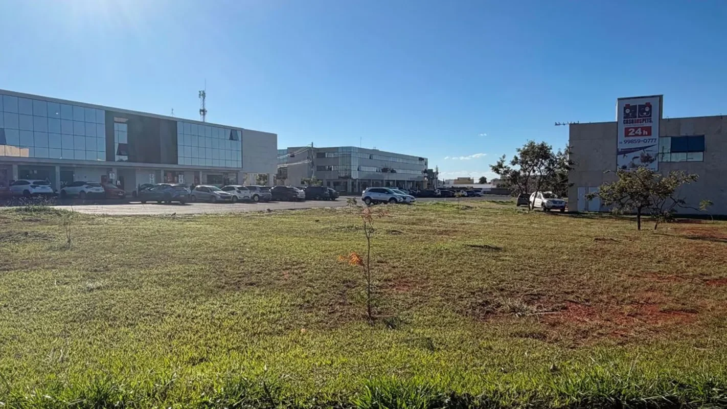 Eixo W Imobiliária vende:Lote comercial de 400 m² na EQ 09/10, lote H, Jardim Bo...