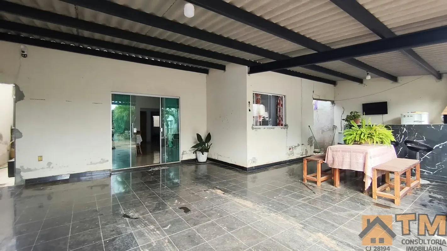 TM CONSULTORIA IMOBILIARIAVENDE:EXCELENTE CASA EM LOTE DE 570 M2, BEM LOCALIZADA...