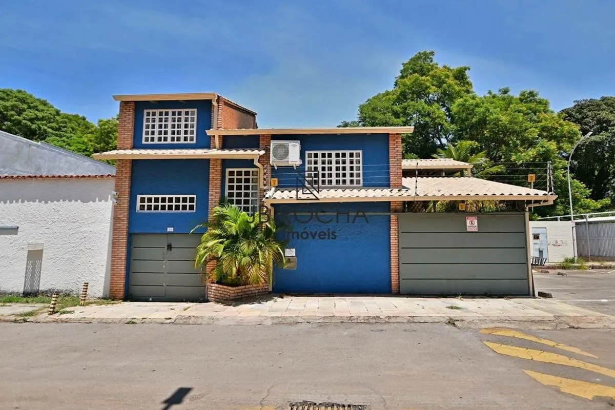 JB ROCHA IMÓVEIS VENDE (CASA COM HABITE-SE)Linda casa na SHIGS 709, terreno de e...