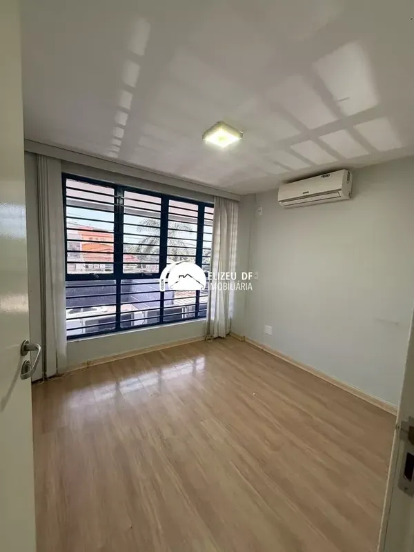 Elizeu Imóveis vende Sala Comercial na QI 33 no Condomínio Pedro Teixeira, Guará...