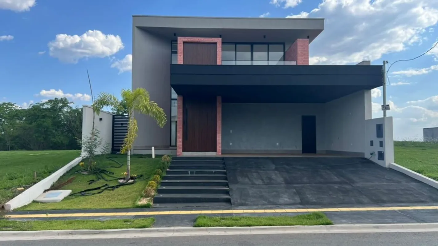 Descubra o privilÃ©gio de viver em um sobrado de alto padrÃ£o no exclusivo Condo...