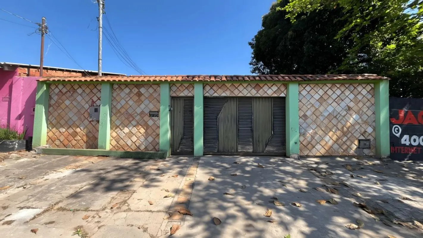 Localizada na Avenida SÃ£o Clemente, no Setor SÃ£o JosÃ©, esta propriedade ofere...
