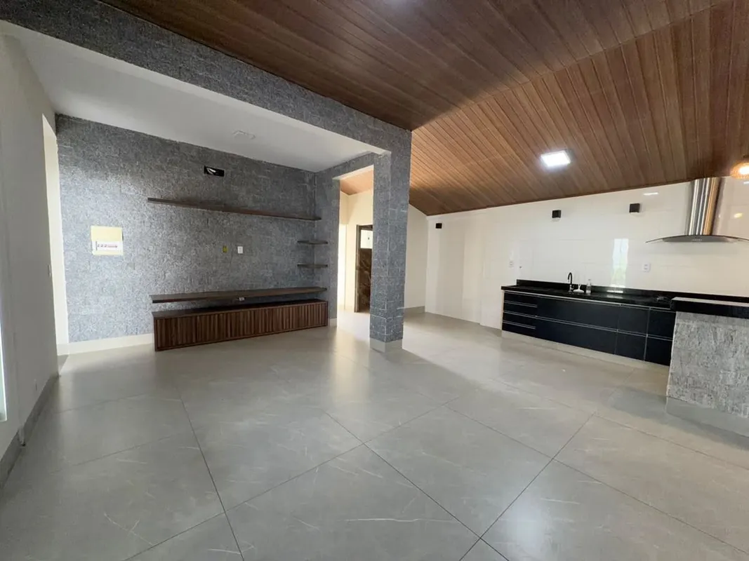 Casa moderna em condomínio fechado, com ambientes planejados e excelente aprovei...