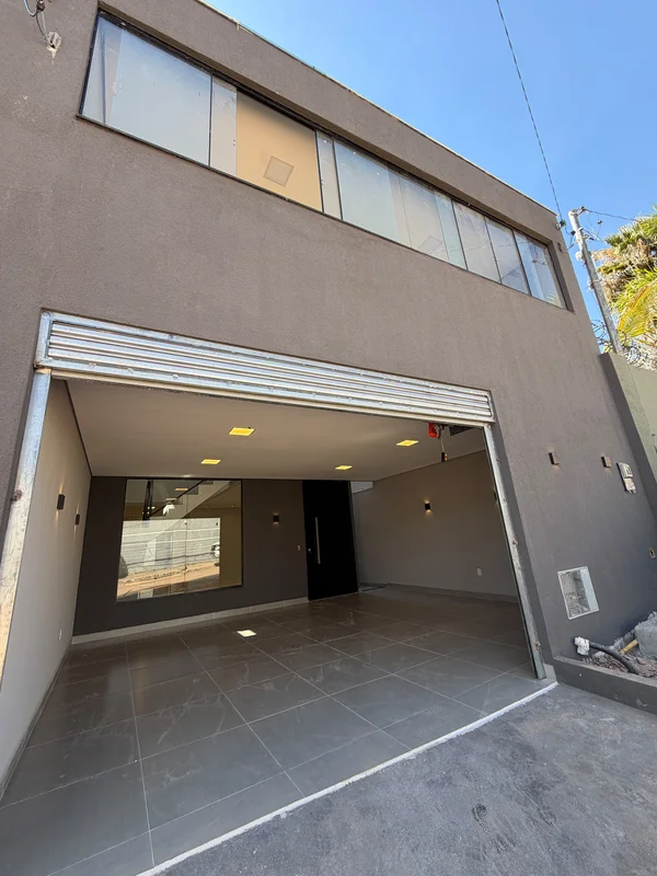 Vicente Pires imóveis - *VENDO CASA MODERNA*Casa Nova 3 dormitórios (2)suítes Pé...